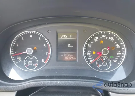 2013 Volkswagen Passat 2.5L Wolfsburg Edition z USA, uszkodzony, nr VIN 1VWAH7A38DC141947